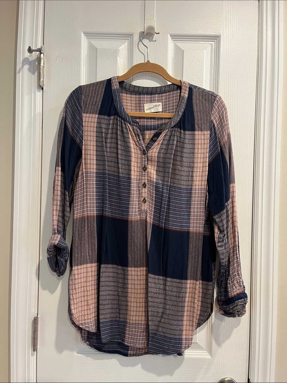 Universal Thread Lightweight Plaid Henley Top - Navy & Blush